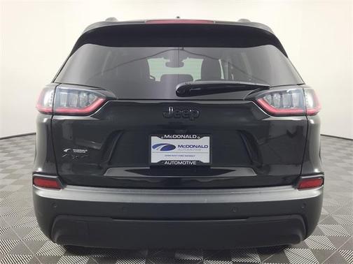 2023 Jeep Cherokee Altitude Lux