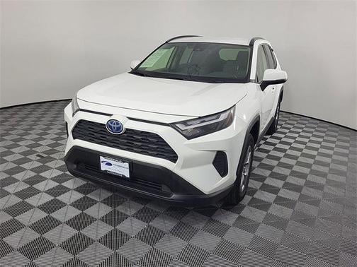 2022 Toyota RAV4 Hybrid XLE