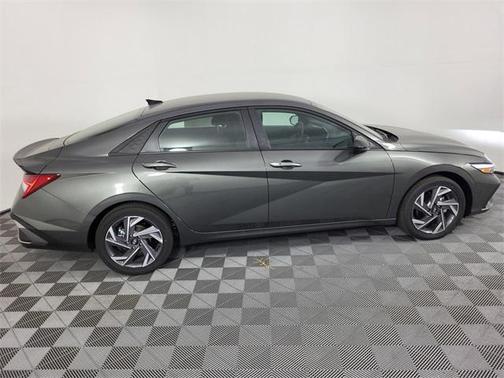 2025 Hyundai ELANTRA HEV SEL Sport