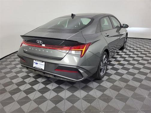 2025 Hyundai ELANTRA HEV SEL Sport