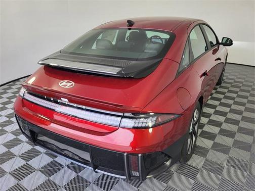 2025 Hyundai IONIQ 6 SE