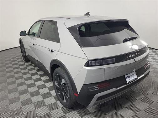 2025 Hyundai IONIQ 5 SE