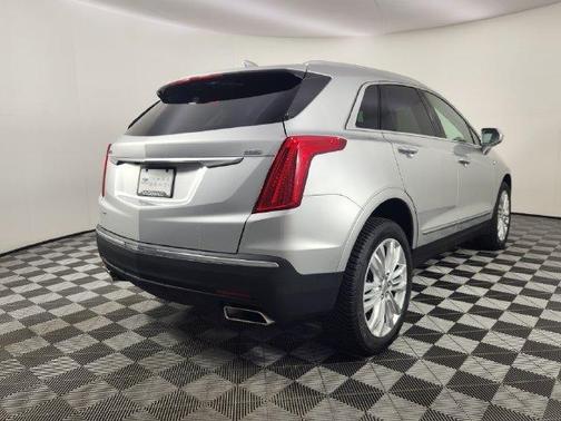 Radiant Silver Metallic 2019 Cadillac XT5 Premium Luxury