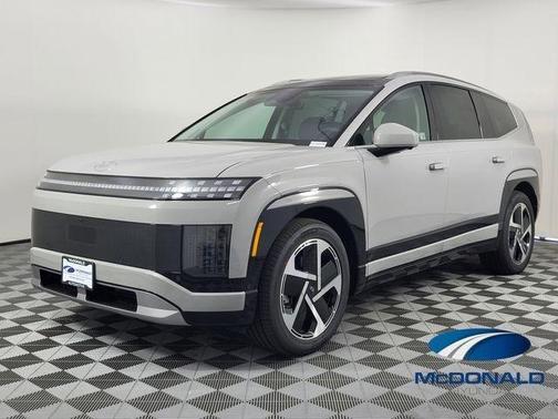Cyber Gray 2026 Hyundai IONIQ 9 SE