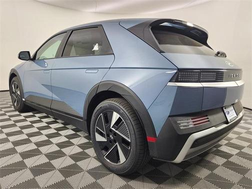 2026 Hyundai IONIQ 5 SE