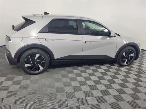 2025 Hyundai IONIQ 5 SE Standard Range