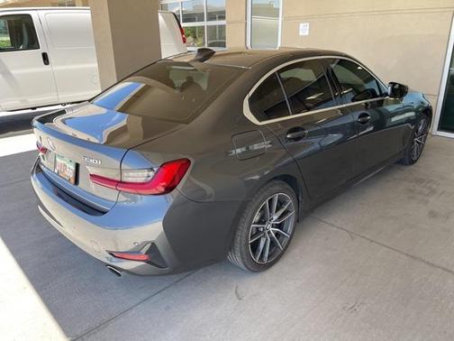 2019 BMW 330 i xDrive