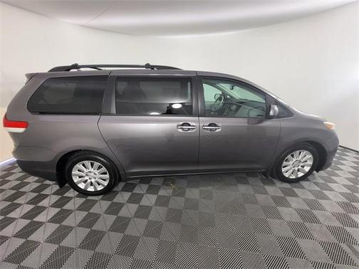2011 Toyota Sienna XLE