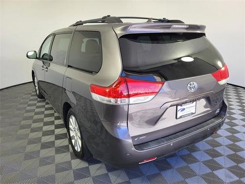 2011 Toyota Sienna XLE