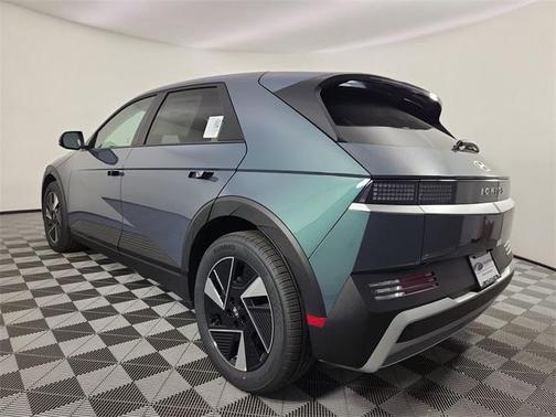 2026 Hyundai IONIQ 5 SE Standard Range