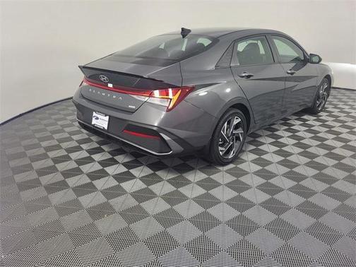 2025 Hyundai ELANTRA HEV SEL Sport