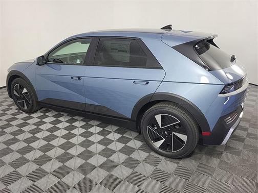 2025 Hyundai IONIQ 5 SE