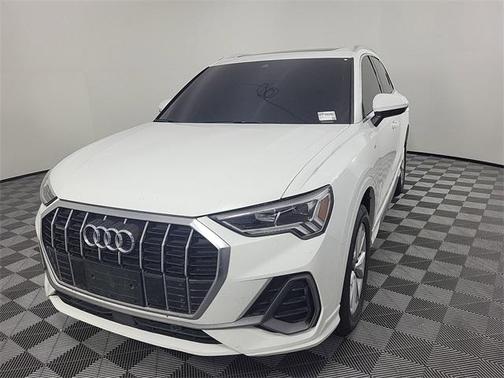 2023 Audi Q3 45 S line Premium
