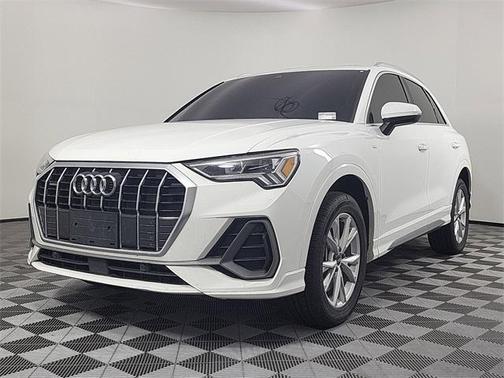 2023 Audi Q3 45 S line Premium