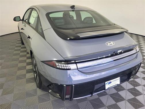 2025 Hyundai IONIQ 6 SE