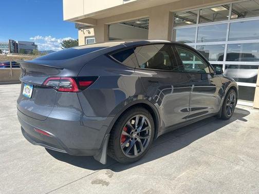 Midnight Silver Metallic 2023 Tesla Model Y Performance