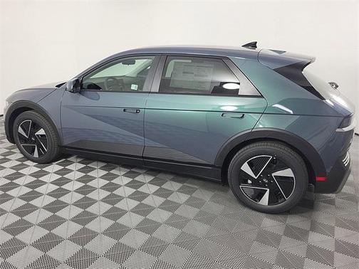2025 Hyundai IONIQ 5 SE
