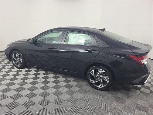 2025 Hyundai ELANTRA HEV SEL Sport