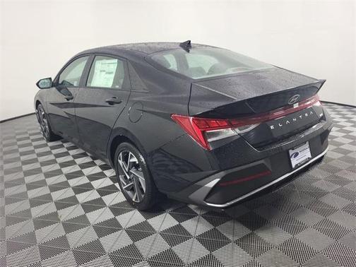 2025 Hyundai ELANTRA HEV SEL Sport