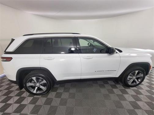 2022 Jeep Grand Cherokee 4xe Base