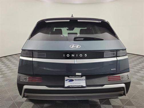 2026 Hyundai IONIQ 5 SE