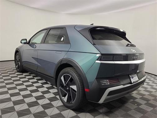 2026 Hyundai IONIQ 5 SE