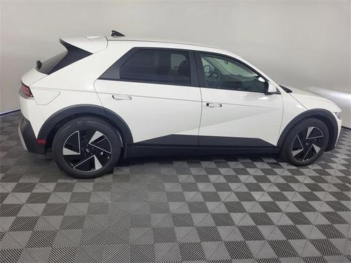 2025 Hyundai IONIQ 5 SE