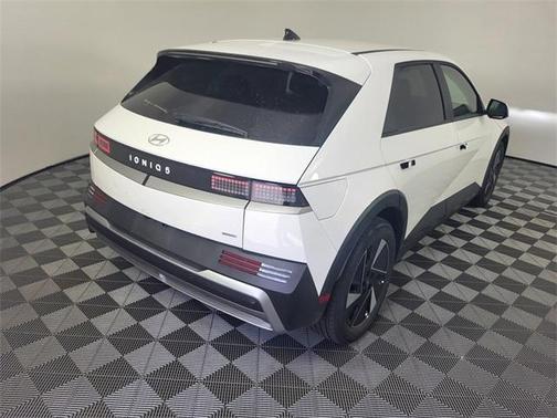 2025 Hyundai IONIQ 5 SE