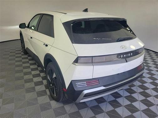 2025 Hyundai IONIQ 5 SE