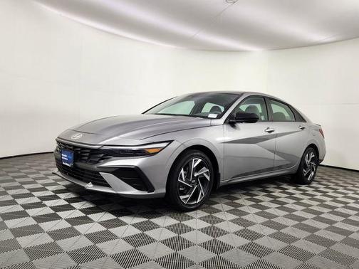 Metal 2025 Hyundai ELANTRA HEV SEL