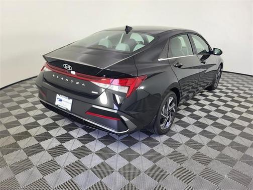 2025 Hyundai ELANTRA HEV Limited