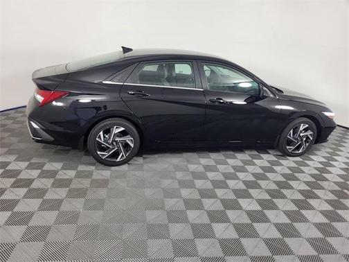 2025 Hyundai ELANTRA HEV Limited