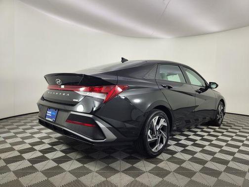 Black 2025 Hyundai ELANTRA HEV SEL
