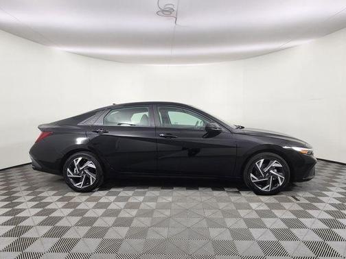 Black 2025 Hyundai ELANTRA HEV SEL