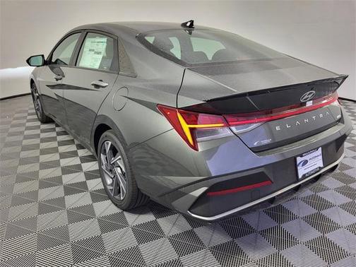 2025 Hyundai ELANTRA HEV SEL Sport
