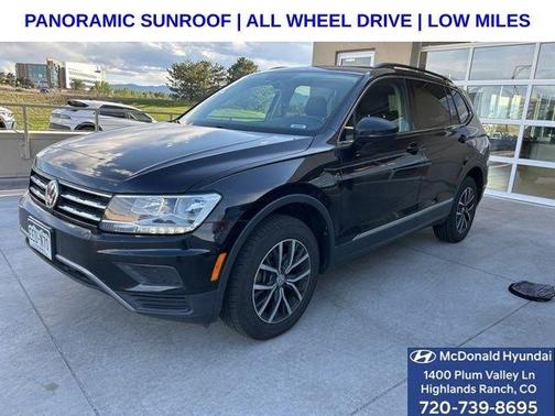 Deep Black Pearl Effect 2020 Volkswagen Tiguan 2.0T SE