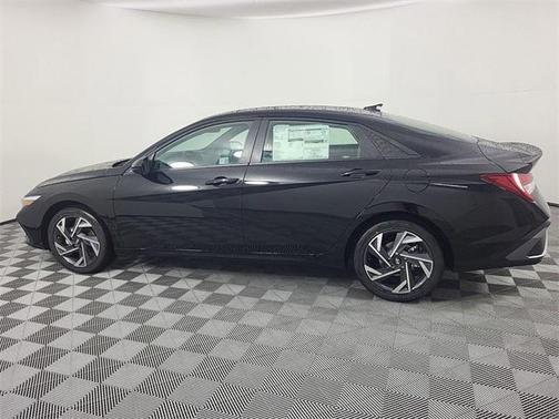2025 Hyundai ELANTRA HEV SEL Sport