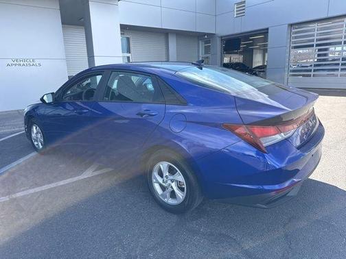 2023 Hyundai ELANTRA SE