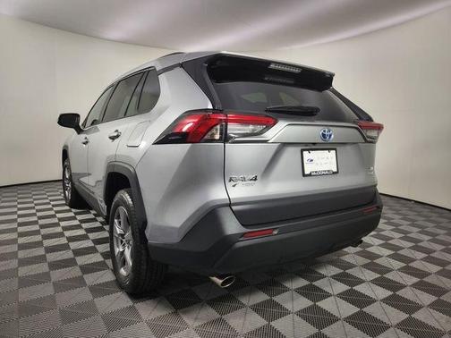 Silver Sky Metallic 2022 Toyota RAV4 Hybrid XLE