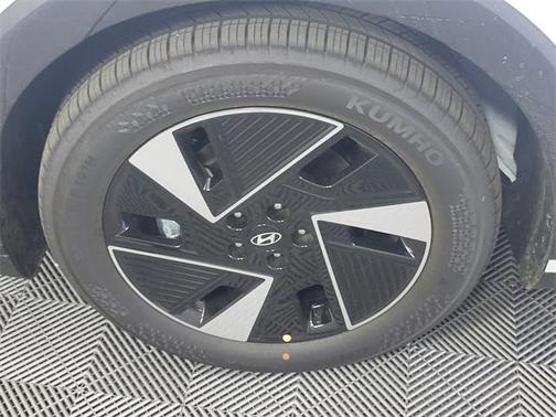 2025 Hyundai IONIQ 5 SE