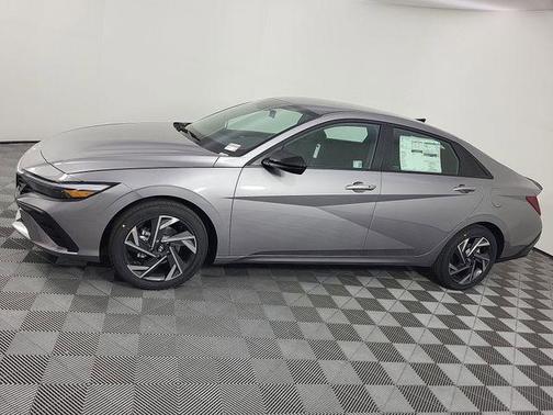 Metal 2025 Hyundai ELANTRA SEL Sport