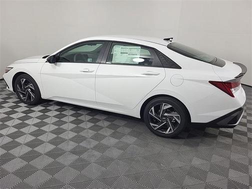 2025 Hyundai ELANTRA HEV SEL Sport