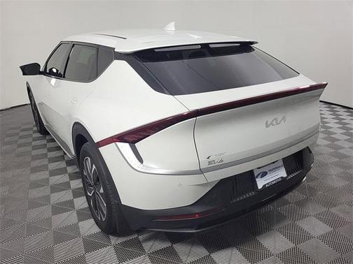 2024 Kia EV6 Light