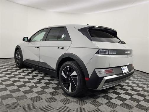 2026 Hyundai IONIQ 5 SE