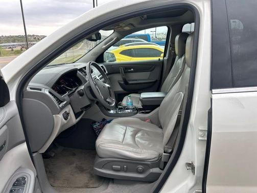 White Diamond Clearcoat 2015 GMC Acadia SLT-2