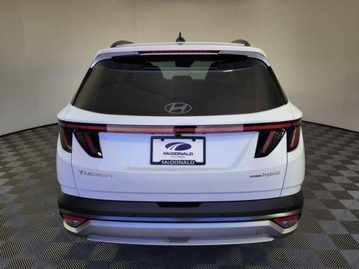 Pearl 2026 Hyundai TUCSON Hybrid Limited