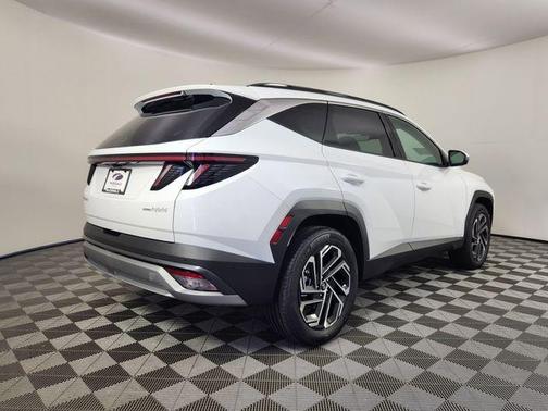 Pearl 2026 Hyundai TUCSON Hybrid Limited
