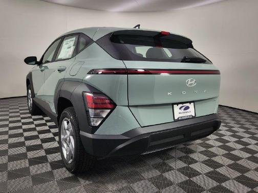 Mirage 2027 Hyundai KONA SE