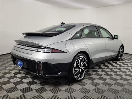 2025 Hyundai IONIQ 6 SEL