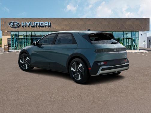 2025 Hyundai IONIQ 5 SE